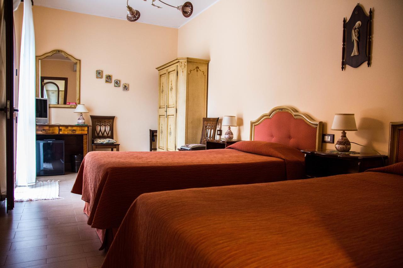 B&B Villa Liliya Fiumefreddo di Sicilia Buitenkant foto