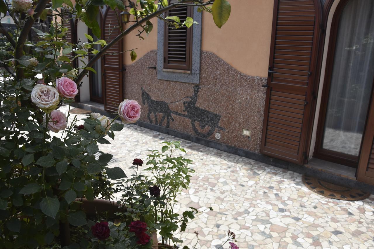 B&B Villa Liliya Fiumefreddo di Sicilia Buitenkant foto